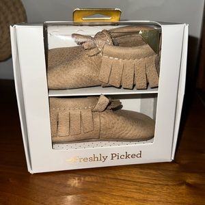 Freshly Picked Weathered Brown Moccasins size 4
